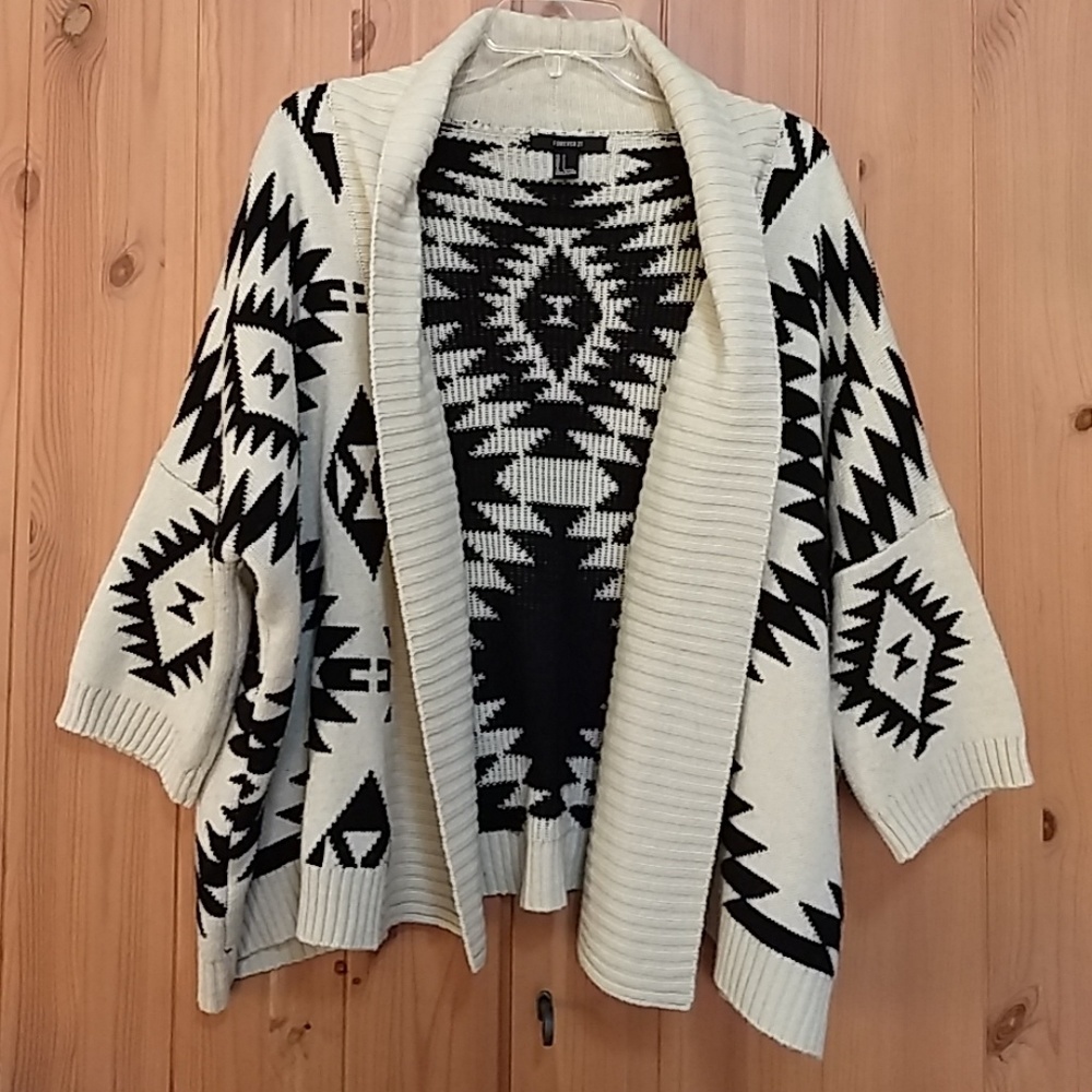 Sz S Forever 21 Aztec dolman sweater